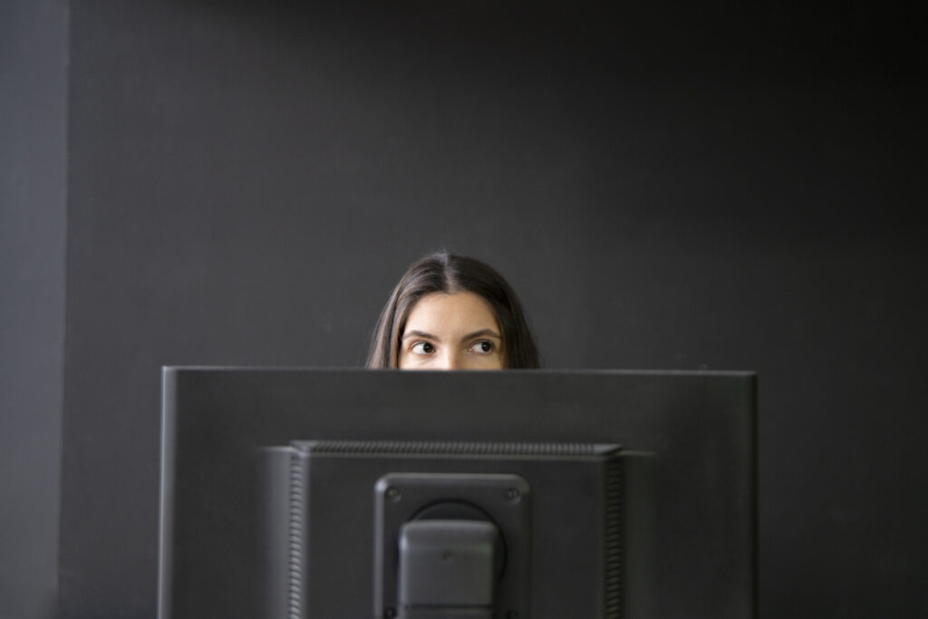 Boş Ekran Korkusu: Teknoloji Üretiyor Ama Biz Üretebiliyor muyuz?