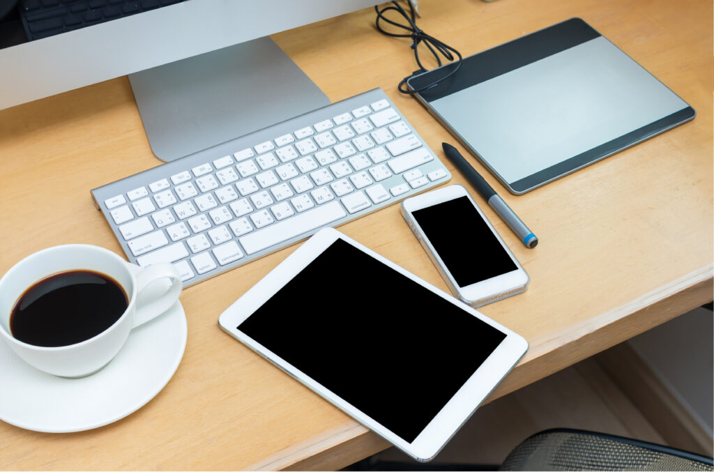 Kullandığımız Cihazlar mı Bize Şekil Veriyor, Biz mi Onlara?